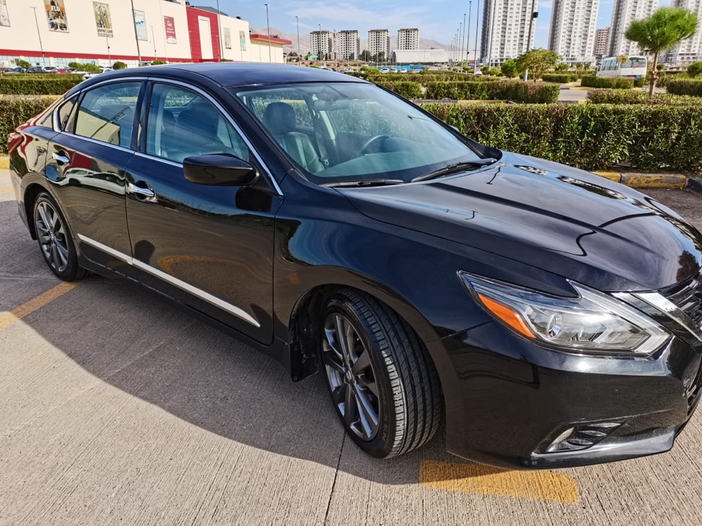 نيسان ألتيما